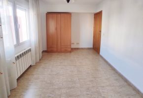 piso en venta en Barrio del Pilar (Distrito Fuencarral. Madrid Capital) por 800 €
