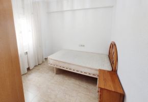 piso en venta en Barrio del Pilar (Distrito Fuencarral. Madrid Capital) por 800 €