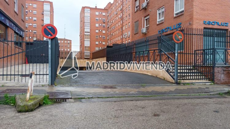 garaje en venta en Numancia (Distrito Puente de Vallecas. Madrid Capital) por 24.000 €