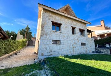 casa / chalet en venta en Los arcos-El viviero (Colmenar Viejo) por 440.000 €