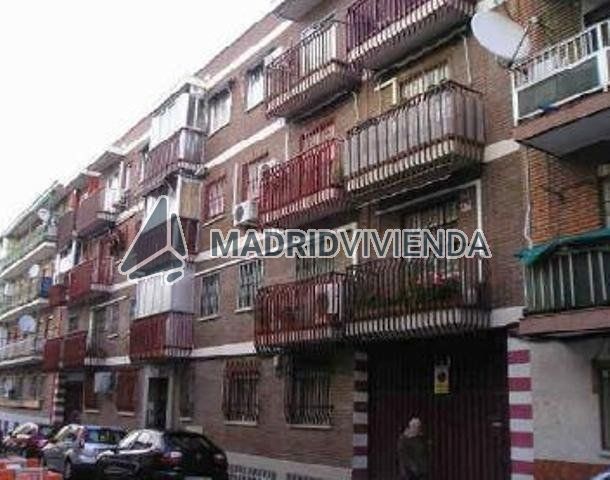 garaje en venta en Los Rosales (Distrito Villaverde. Madrid Capital) por 10.000 €