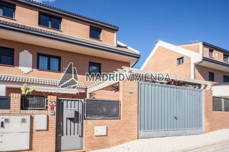 chalet pareado en venta en Campo Real por 315.000 €