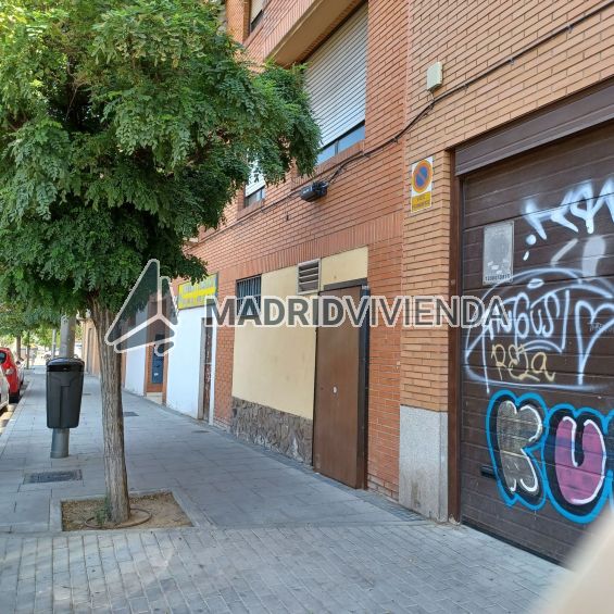nave / local en venta en Entrevías (Distrito Puente de Vallecas. Madrid Capital) por 80.000 €
