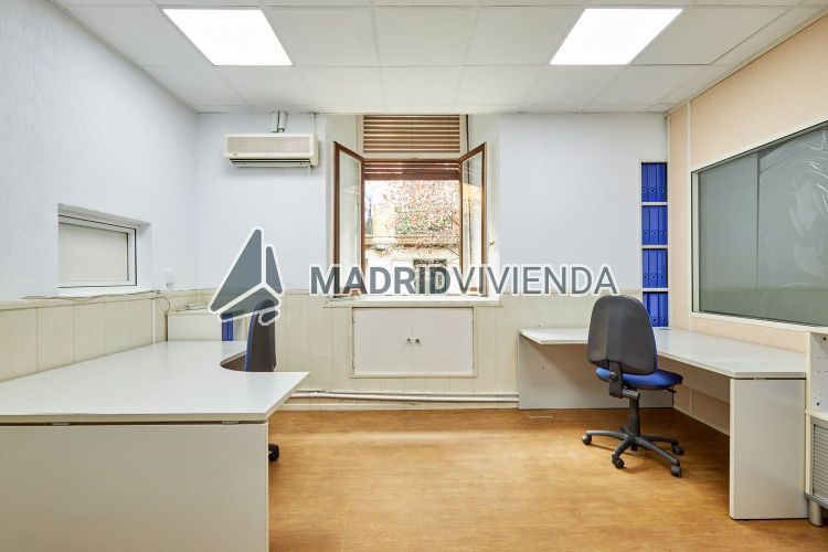 oficina en alquiler en Cortes (Distrito Centro. Madrid Capital) por 480 €