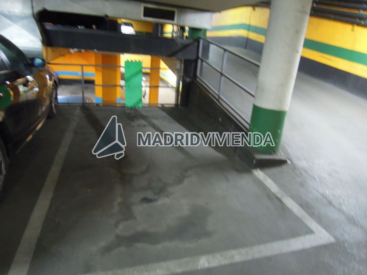 garaje en alquiler en Vallehermoso (Distrito Chamberí. Madrid Capital) por 130 €