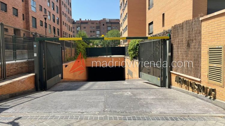 garaje en venta en Sanchinarro (Distrito Hortaleza. Madrid Capital) por 14.000 €