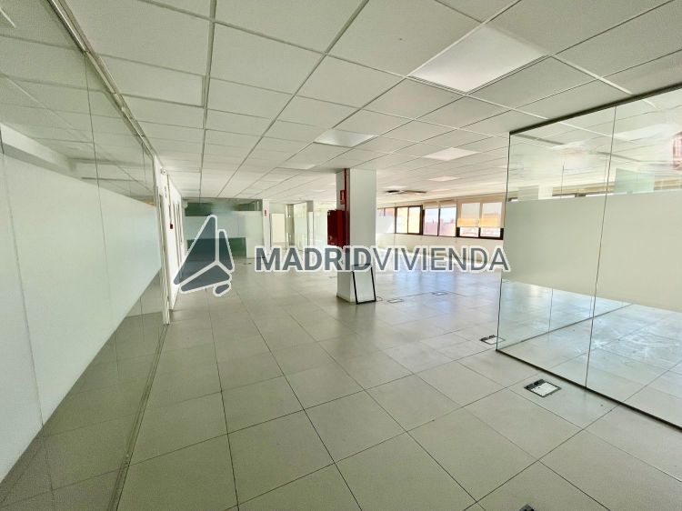 oficina en alquiler en Tres Olivos - Valverde (Distrito Fuencarral. Madrid Capital) por 9.315 €