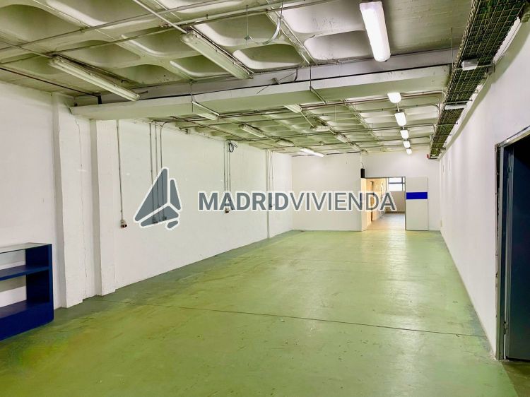 nave / local en alquiler en Valdefuentes-Valdebebas (Distrito Hortaleza. Madrid Capital) por 2.750 €