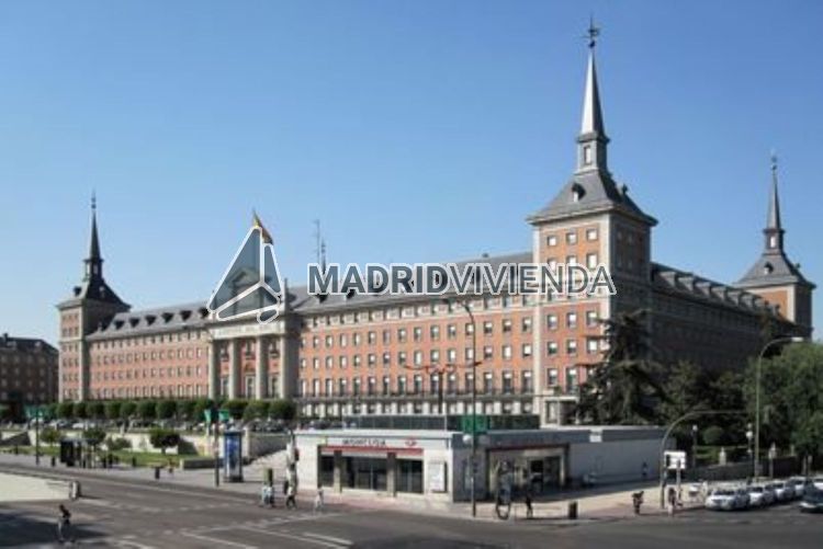 ático en alquiler en Gaztambide (Distrito Chamberí. Madrid Capital) por 2.300 €