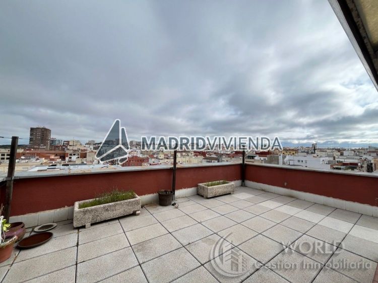 ático en alquiler en Ciudad Universitaria (Distrito Moncloa. Madrid Capital) por 2.300 €