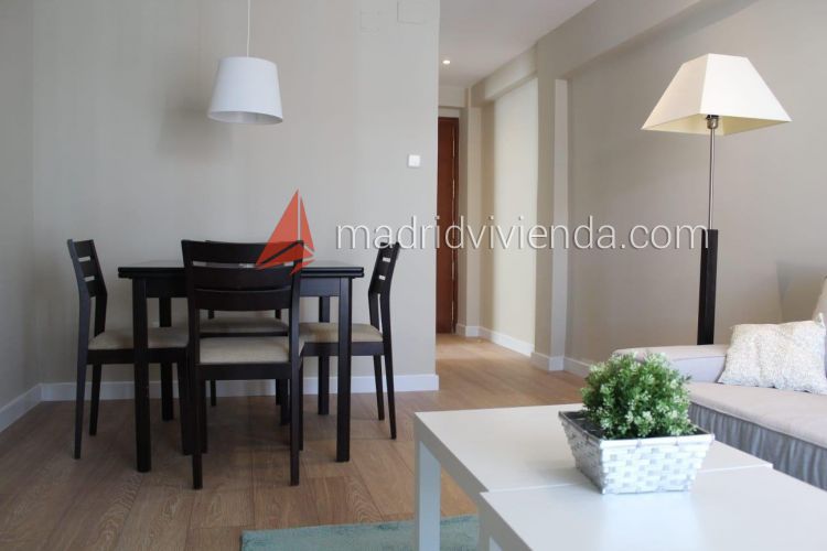 piso en alquiler en Peñagrande (Distrito Fuencarral. Madrid Capital) por 825 €