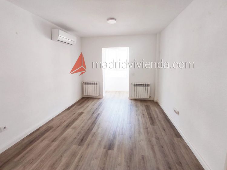 piso en alquiler en Barrio del Pilar (Distrito Fuencarral. Madrid Capital) por 700 €