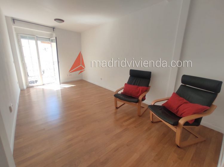 piso en alquiler en Tres Olivos - Valverde (Distrito Fuencarral. Madrid Capital) por 680 €