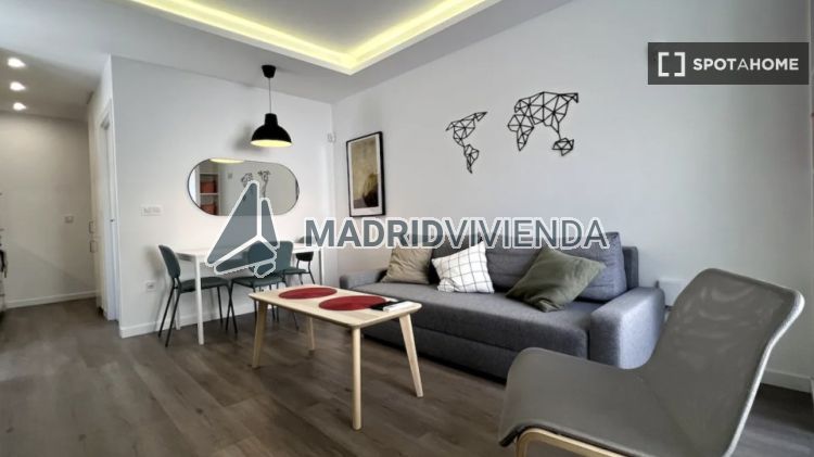 estudio en alquiler en Ventas (Distrito Ciudad Lineal. Madrid Capital) por 1.250 €