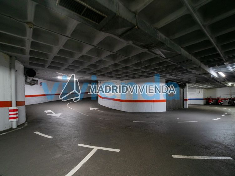 garaje en venta en Costillares (Distrito Ciudad Lineal. Madrid Capital) por 21.950 €