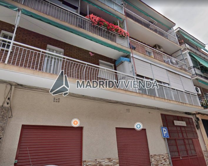 nave / local en venta en Pradolongo (Distrito Usera. Madrid Capital) por 99.000 €