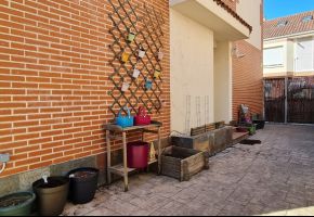 chalet pareado en alquiler en Pozuelo Del Rey por 930 €