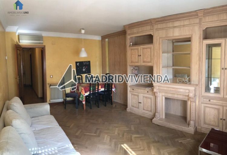 piso en alquiler en Rosas (Distrito San Blas. Madrid Capital) por 1.300 €