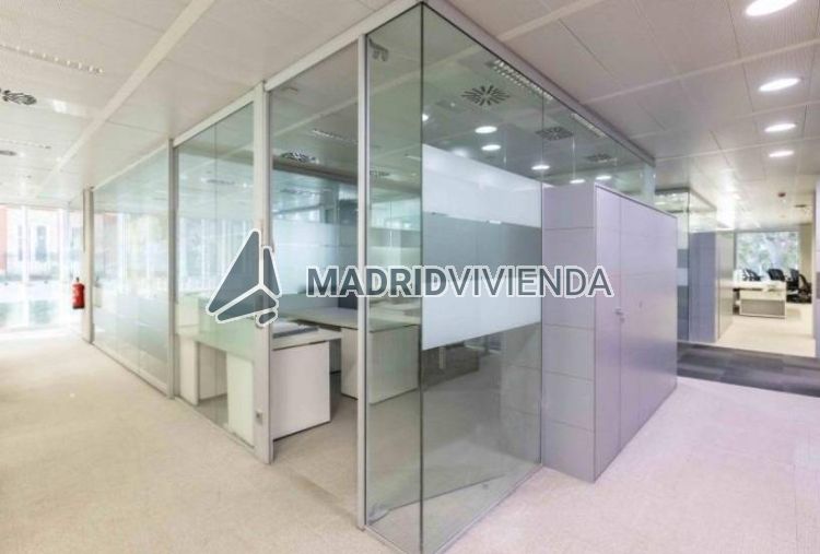 oficina en alquiler en Castellana (Distrito Salamanca. Madrid Capital) por 21.951 €