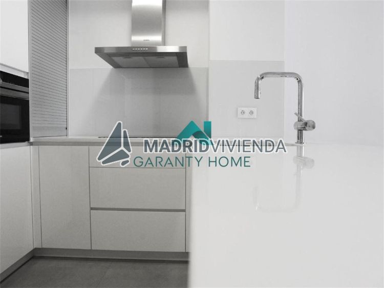 piso en alquiler en Berruguete (Distrito Tetuán. Madrid Capital) por 1.200 €