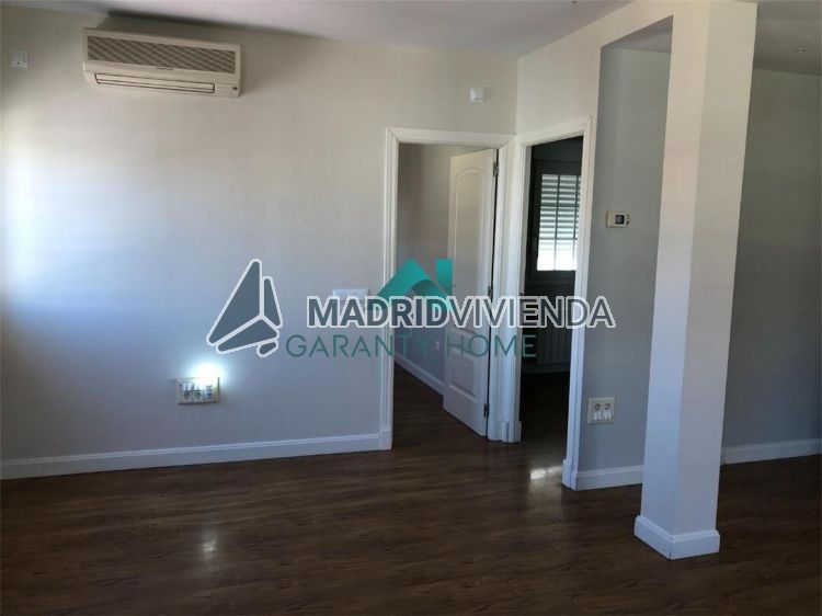 piso en venta en Almendrales (Distrito Usera. Madrid Capital) por 240.000 €