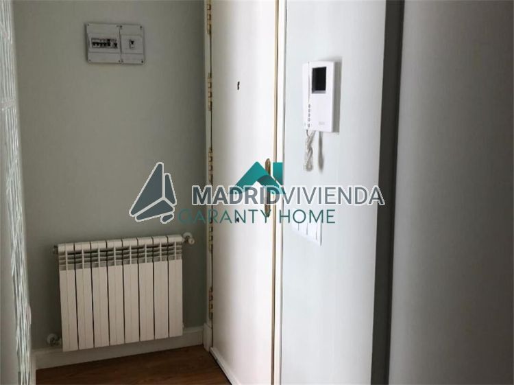 piso en venta en Almendrales (Distrito Usera. Madrid Capital) por 240.000 €