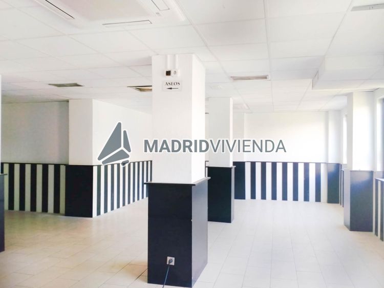 nave / local en venta en San Juan Bautista (Distrito Ciudad Lineal. Madrid Capital) por 400.000 €