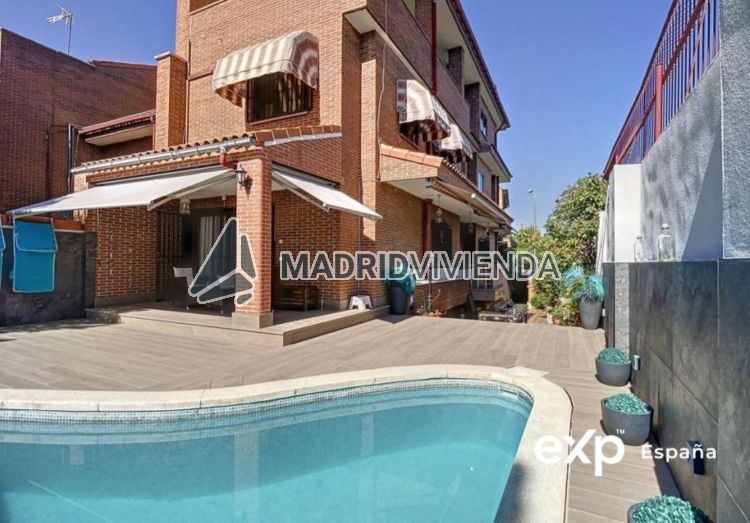 casa / chalet en venta en Salvador (Distrito San Blas. Madrid Capital) por 1.175.000 €