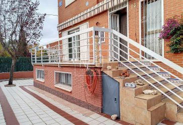 chalet adosado en venta en Las Castañeras-Bulevar (Arroyomolinos) por 429.000 €