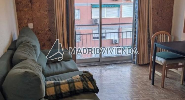 piso en venta en Media Legua (Distrito Moratalaz. Madrid Capital) por 154.000 €