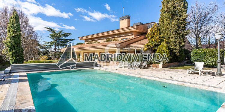 chalet independiente en venta en Aravaca (Distrito Moncloa. Madrid Capital) por 3.900.000 €