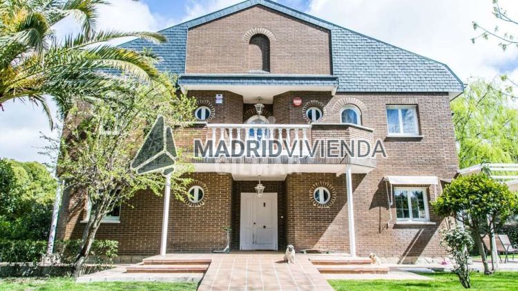 chalet independiente en venta en Centro (Villaviciosa De Odón) por 945.000 €