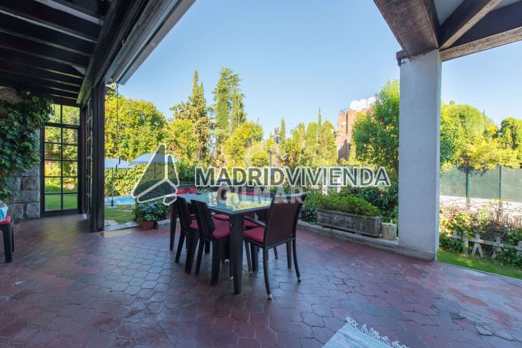 chalet independiente en venta en Tres Olivos - Valverde (Distrito Fuencarral. Madrid Capital) por 1.540.000 €