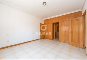 chalet pareado en venta en Peñagrande (Distrito Fuencarral. Madrid Capital) por 975.000 €