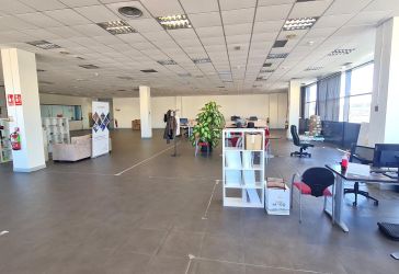 oficina en alquiler en Zona industrial (Alcobendas) por 6.000 €