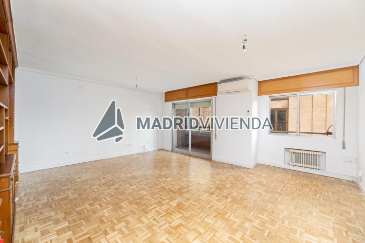 piso en alquiler en Ciudad Universitaria (Distrito Moncloa. Madrid Capital) por 2.300 €