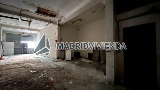 nave / local en venta en Pradolongo (Distrito Usera. Madrid Capital) por 90.000 €