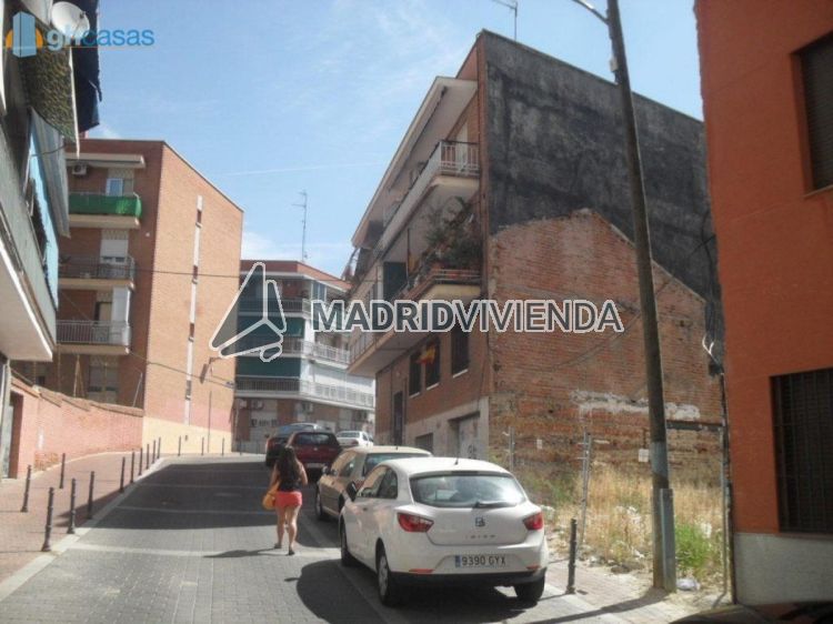 terreno en venta en Santa Eugenia (Distrito Villa de Vallecas. Madrid Capital) por 275.400 €