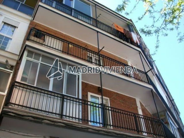 piso en venta en San Isidro (Distrito Carabanchel. Madrid Capital) por 165.000 €