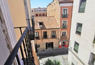 piso en alquiler en Cortes (Distrito Centro. Madrid Capital) por 2.200 €