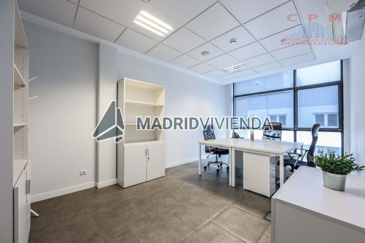 oficina en alquiler en Piovera (Distrito Hortaleza. Madrid Capital) por 950 €