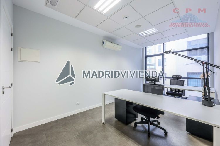 oficina en alquiler en San Juan Bautista (Distrito Ciudad Lineal. Madrid Capital) por 600 €