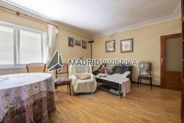 piso en venta en Tres Olivos - Valverde (Distrito Fuencarral. Madrid Capital) por 220.000 €