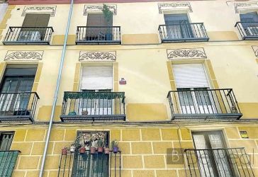 ático en alquiler en Sol (Distrito Centro. Madrid Capital) por 1.200 €